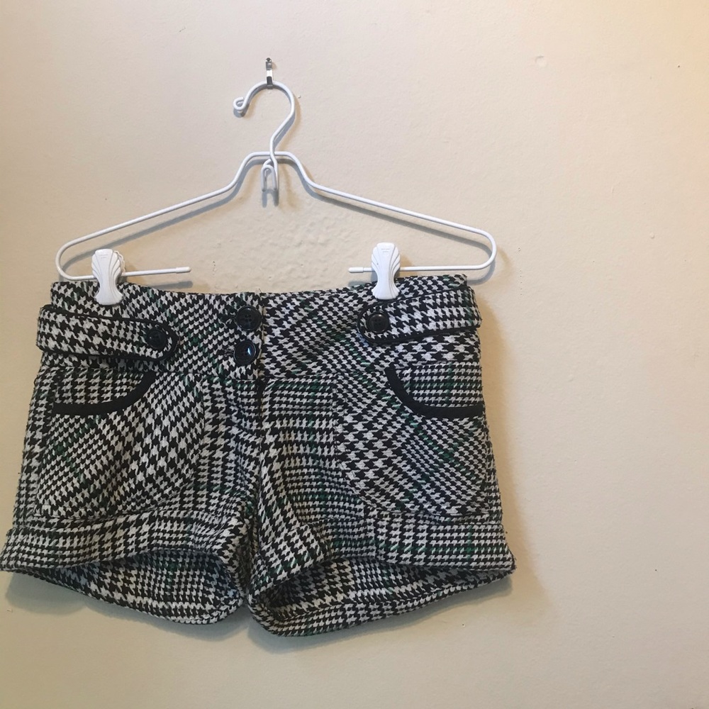 Black & White Tweed Short
